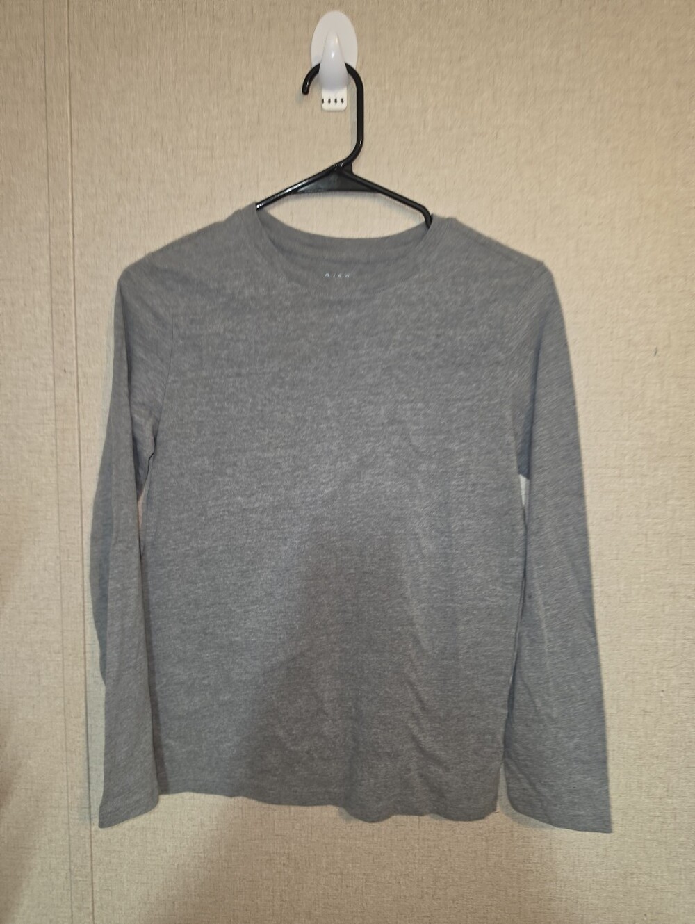 Cat & Jack Men's Long Sleeve Crewneck Shirt - Heather Gray